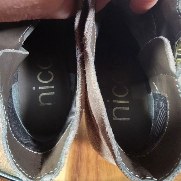 Nicole Light Taupe / Tan Suede Ankle Boots Booties Size 6.5 - Picture 11 of 16